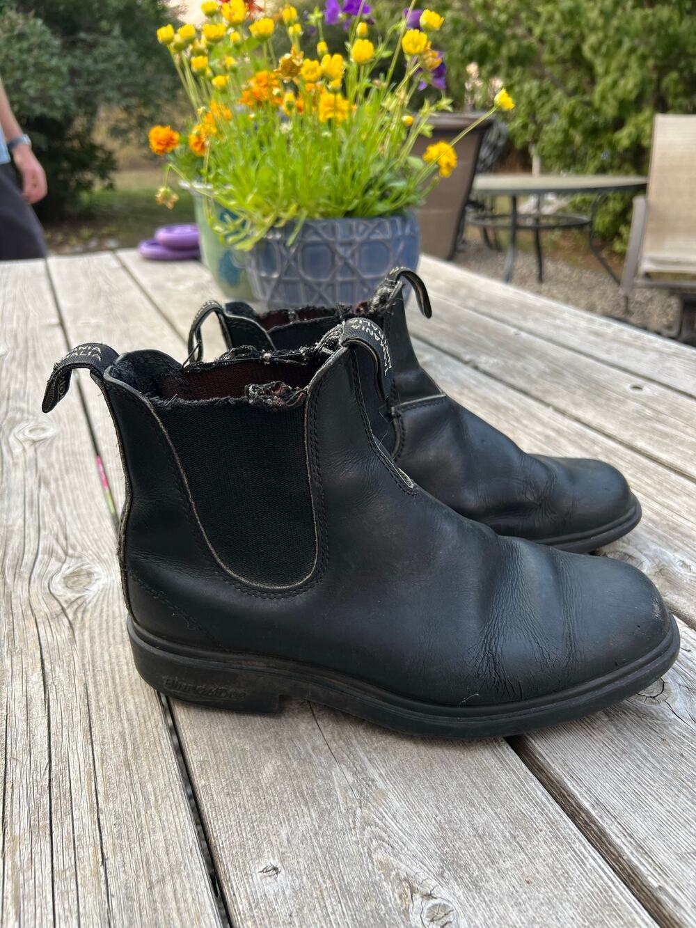 Blundstones boots chelsea black leather women’s US 8.5 (5.5 UK) or men’s US 6.5